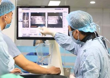 Bệnh viện đa khoa tỉnh Phú Thọ sử dụng Robot phẫu thuật cột sống