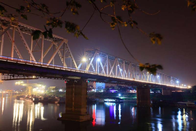 Cầu Việt Trì khi đêm xuống