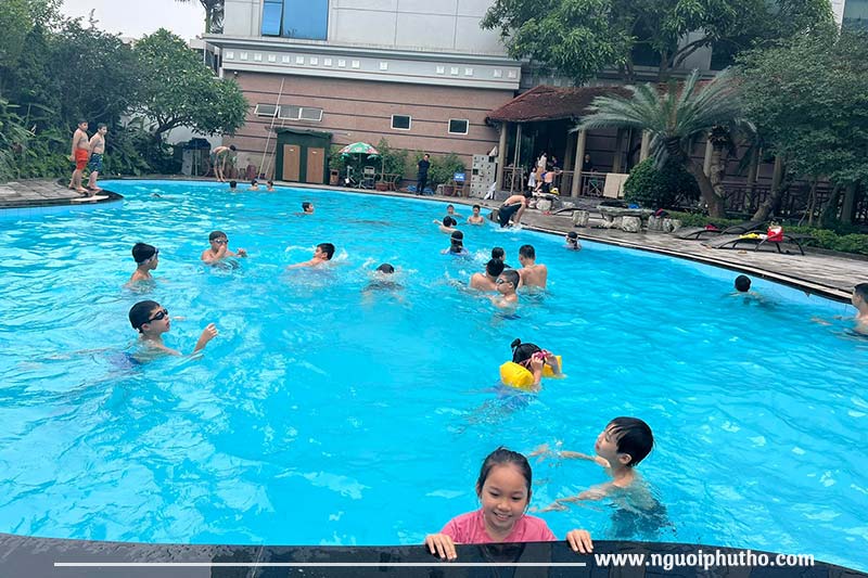 Bể bơi khách sạn Việt Trì Garden