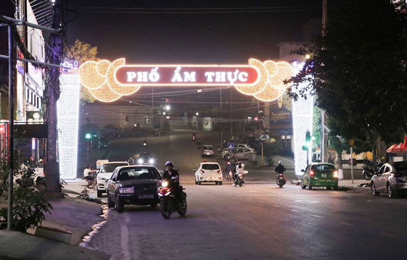 Phố Ẩm Thực Nguyễn Du - Việt Trì