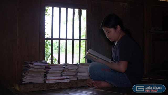 Cô giáo ở bản Hon (Phú Thọ) biến sân nhà thành thư viện nhỏ