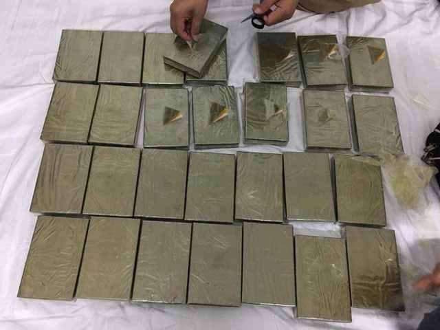 Công an tỉnh Phú Thọ bắt đối tượng vận chuyển 30 bánh heroin từ Lào về Việt Nam