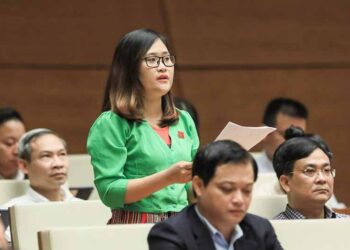 ĐBQH Hà Ánh Phượng: "Nhà trường đừng đặt nặng thành tích, xã hội bớt phán xét đi"