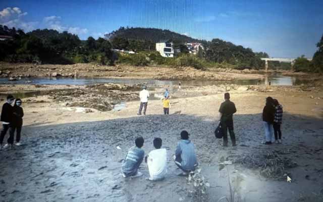 Nhóm 9 học sinh rủ nhau tắm sông Chảy, 1 em tử vong, 1 mất tích