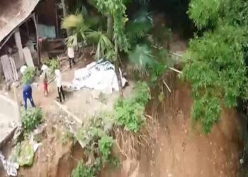 Sạt lở nghiêm trọng đe dọa nhiều hộ dân ở Phú Thọ