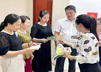 Trang bị kiến thức, kỹ năng về đảm bảo trật tự giao thông cho phụ nữ Phú Thọ