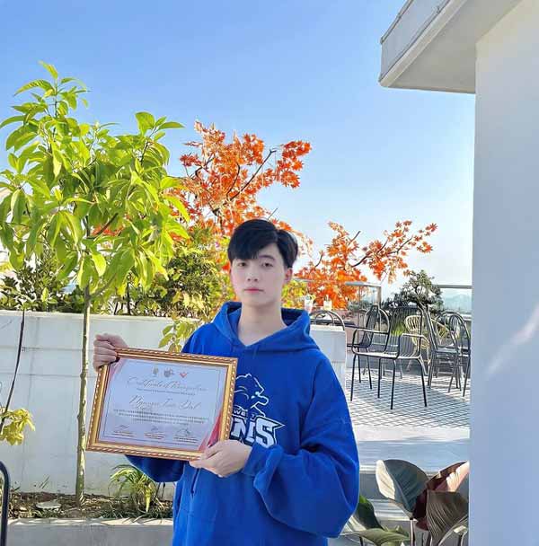 Nam sinh Phú Thọ đạt Thủ khoa ngành Đạo diễn truyền hình của Đại học Sân khấu - Điện ảnh