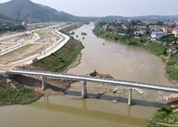 Cận cảnh cầu Vàng hơn 40 tỷ bắc qua sông Bứa ở Thanh Sơn, Phú Thọ